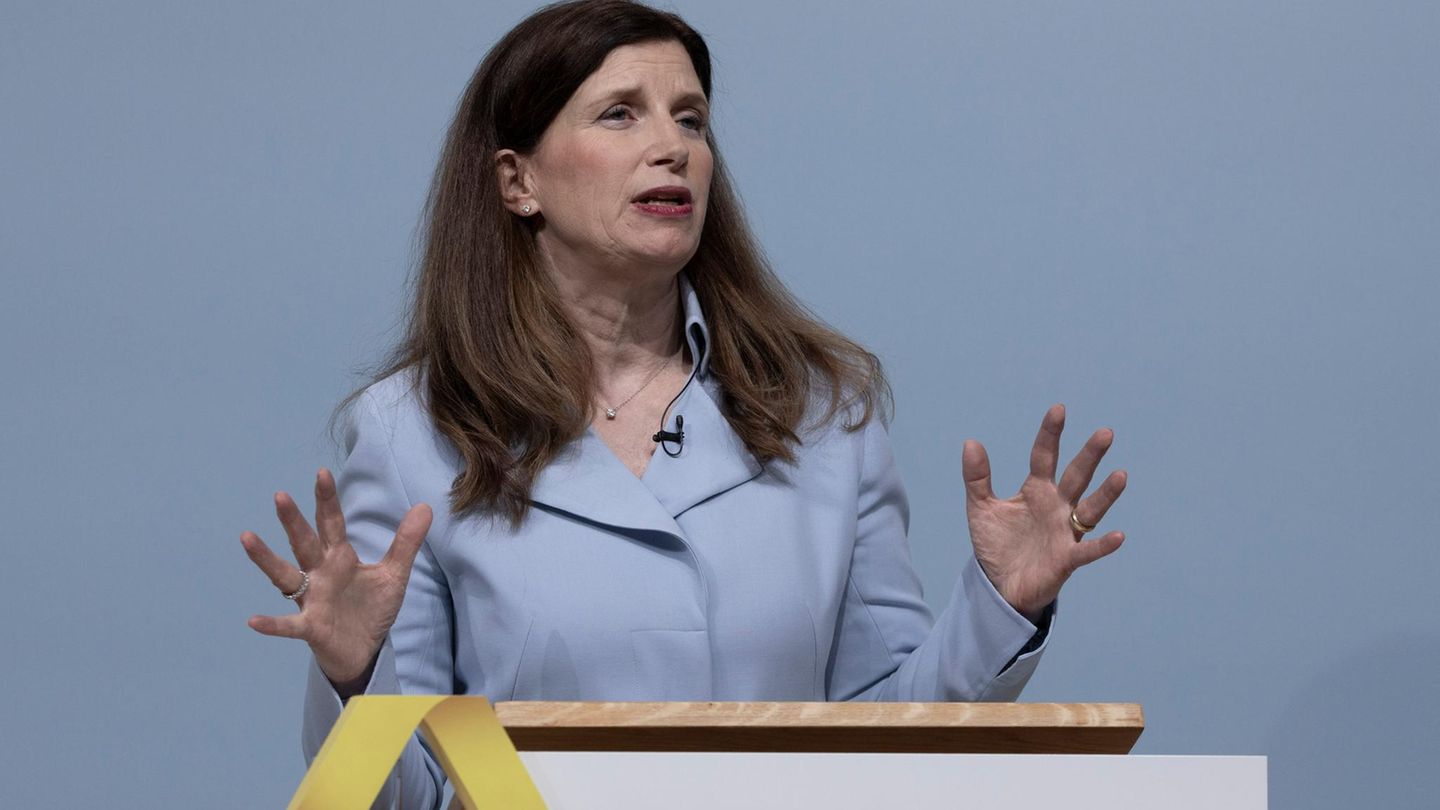 Commerzbank-Chefin Bettina Orlopp kämpft gegen die Übernahmeversuche der italienischen Bank Unicredit