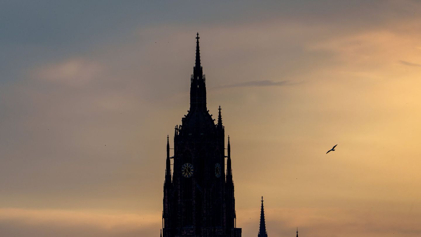 Die Zahl der Kirchenmitglieder in Hessen sinkt weiter. (Symbolbild) Foto: Andreas Arnold/dpa