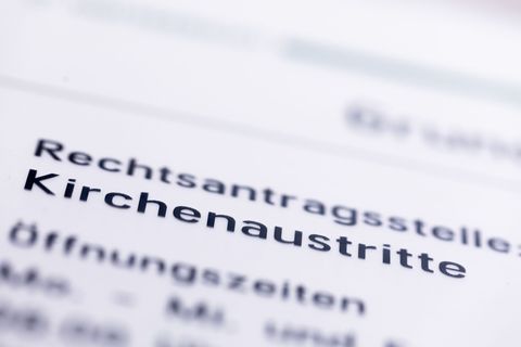 Auch in Sachsen-Anhalt treten wieder Menschen aus der katholischen Kirche aus. Foto: Rolf Vennenbernd/dpa