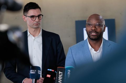 Politiker der Koalition zeigen sich enttäuscht über die Mineralölbranche. Foto: Carsten Koall/dpa