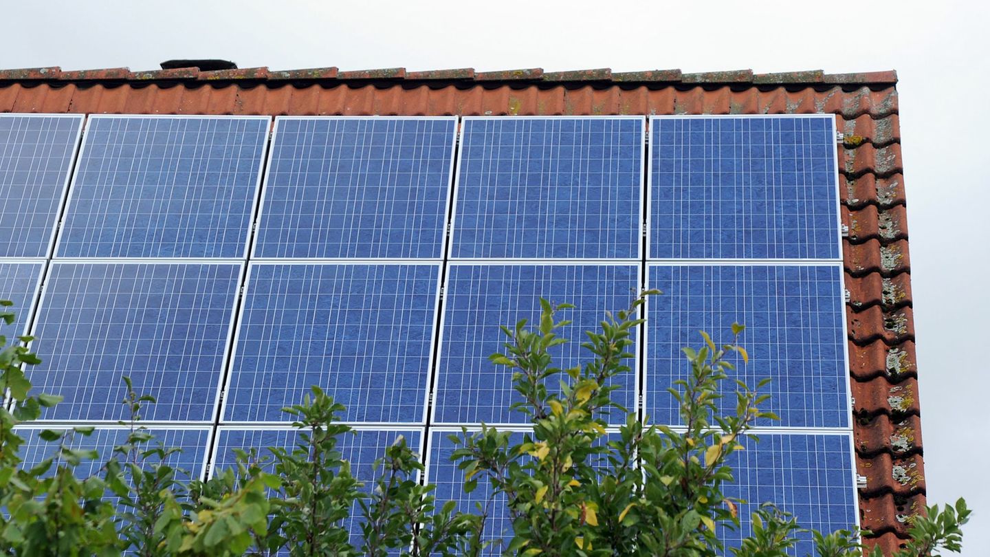 Energieminister Tilo Kummer (BSW) gegen Kürzung der Solarförderung (Illustration). Foto: picture alliance / dpa