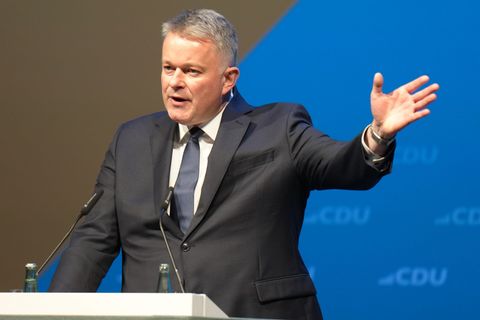 Wer meine, sich mit der AfD zusammentun zu müssen, "hat in unseren Reihen keinen Platz", sagt Gordon Schnieder, CDU-Spitzenkandi