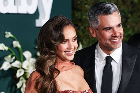Jessica Alba und Cash Warren im November 2024 in Los Angeles.
