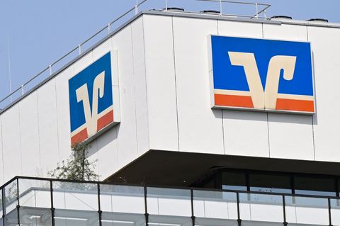 Die Bilanzsumme der Genossenschaftsbanken ist gestiegen. Foto: Bernd Weißbrod/dpa