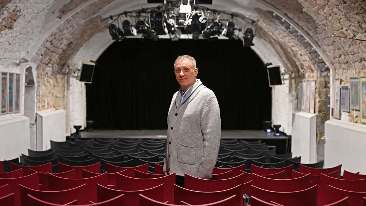 Geschäftsführer Caso ist gelernter Koch und so etwas wie das Mädchen für alles im Unterhaus. (Archivfoto) Foto: Michael Brandt/d