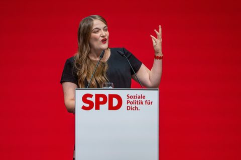 Die Bayern-SPD richtet deutliche Worte an Markus Söder. (Archivbild) Foto: Armin Weigel/dpa