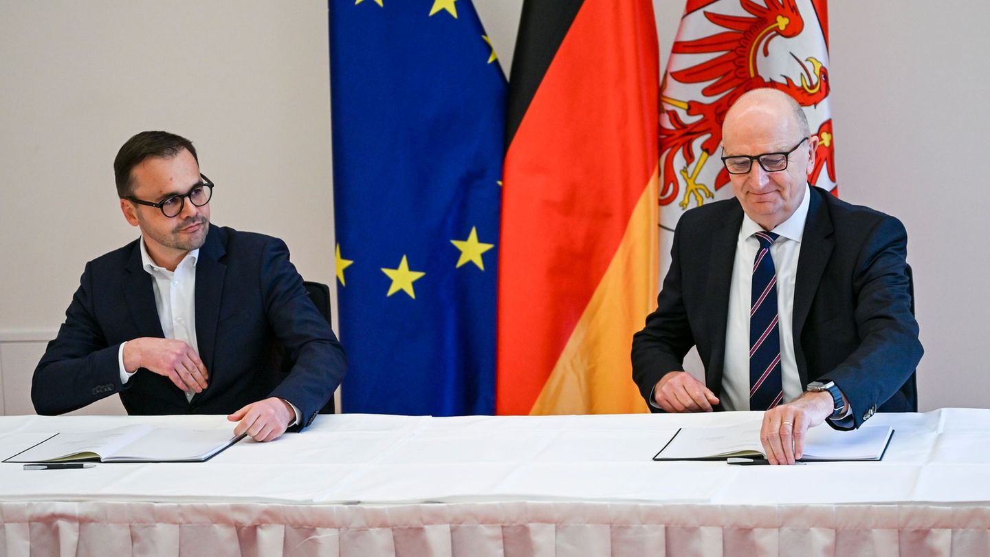 Nach der Unterzeichnung des Koalitionsvertrags steht der Zeitplan für den Start der SPD/CDU-Regierung in Brandenburg fest. Foto: