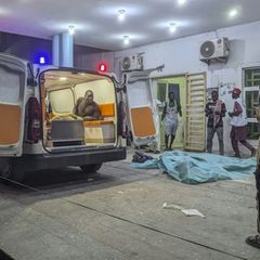 Ein Verletzter in einem Krankenwagen in Maiduguri