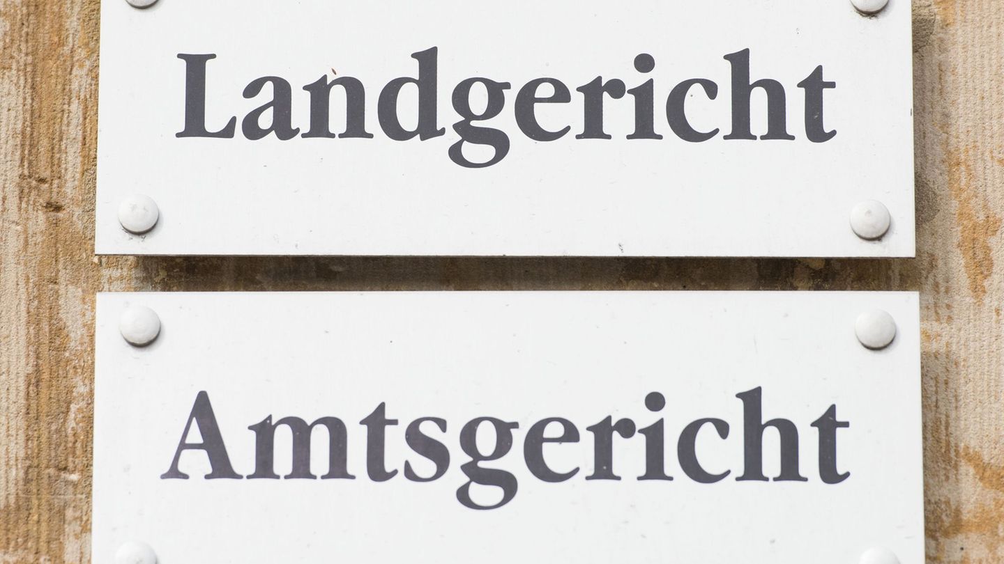 Der Mann hatte seine Nachricht auf der öffentlich zugänglichen Facebook-Seite der Stadt Landau hinterlassen. (Archivbild) Foto: