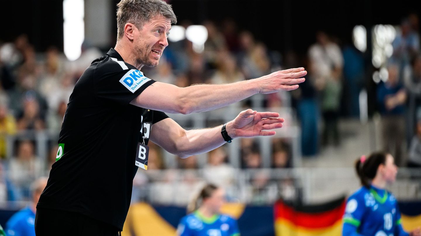 Mischt seinen Kader für die letzten beiden EM-Qualifikationsspiele durch: Frauenhandball-Bundestrainer Markus Gaugisch (Archivbi