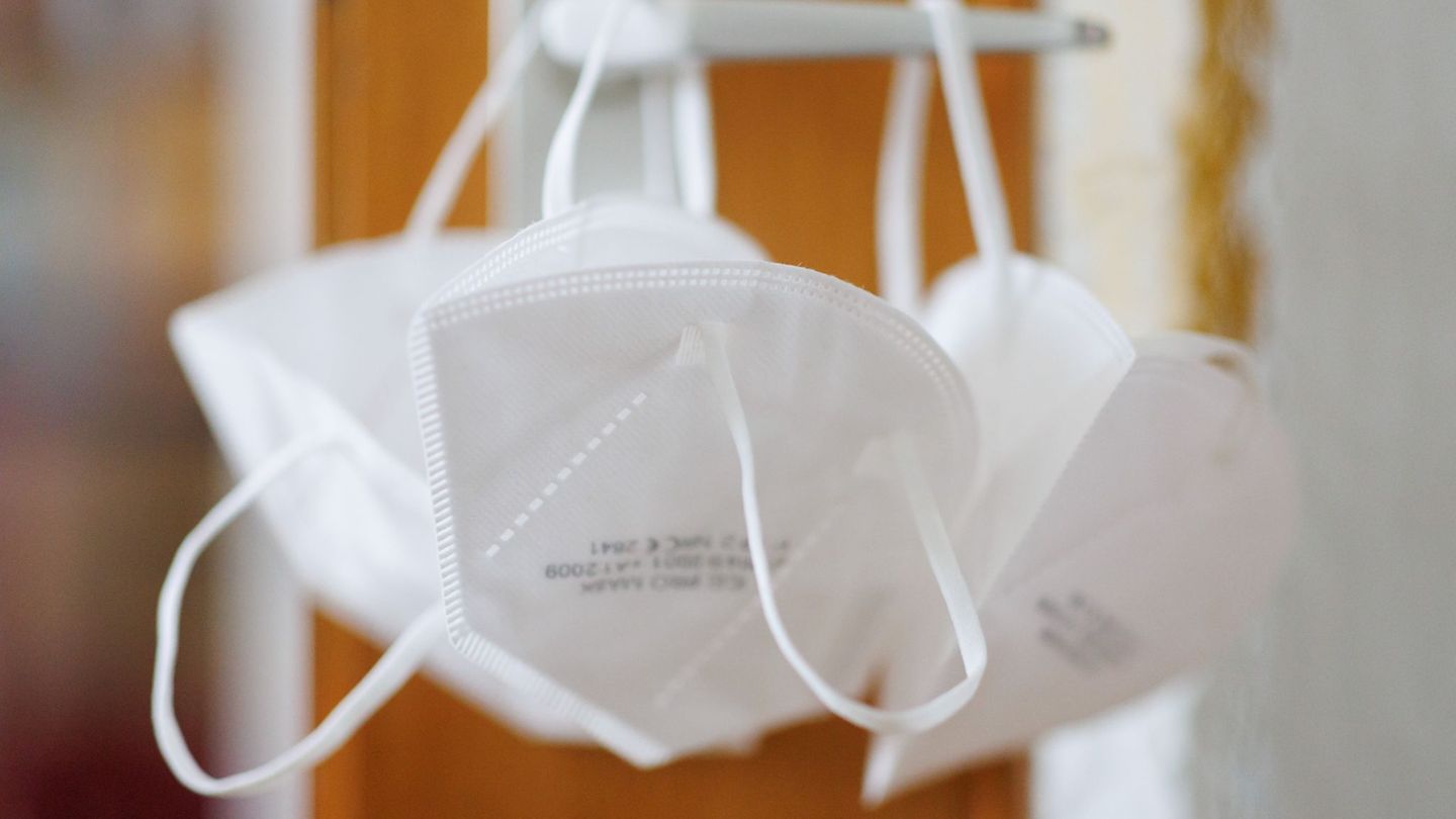 Die teuren FFP2-Masken waren kein Wucher, so die Staatsanwaltschaft Zürich. Foto: Daniel Karmann/dpa