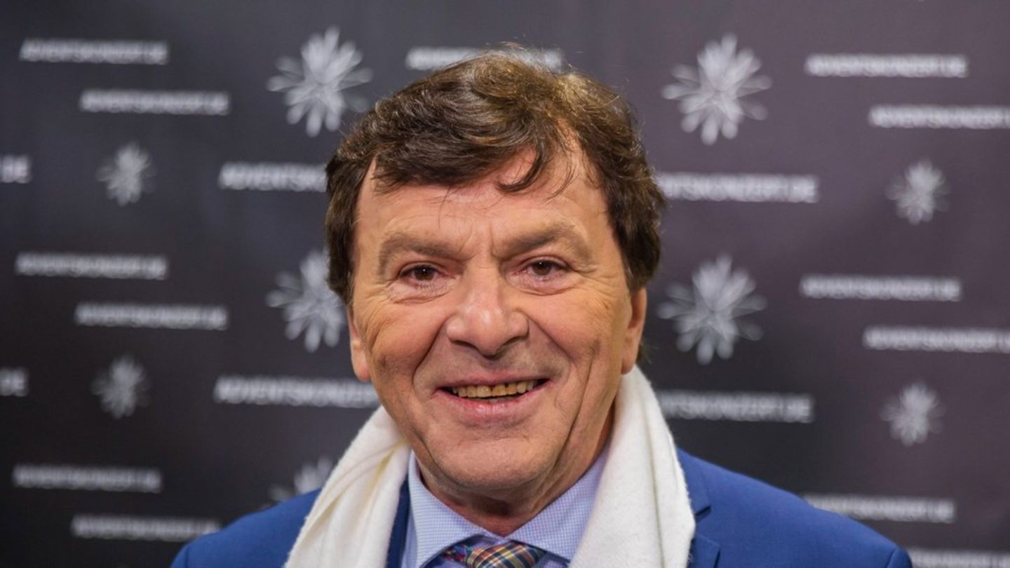 Der tschechische Schauspielstar Pavel Trávníček hat sich nach seiner Herz-OP in Prag gezeigt.