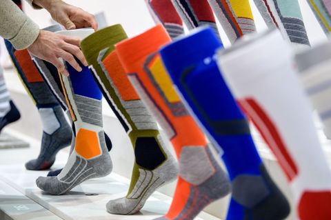Socken sind zu einem beliebten modischen Accessoires geworden. Foto: Matthias Balk/dpa