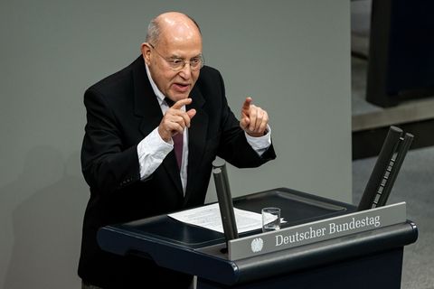 Gregor Gysi hat selbst jüdische Wurzeln. (Archivbild) Foto: Fabian Sommer/dpa