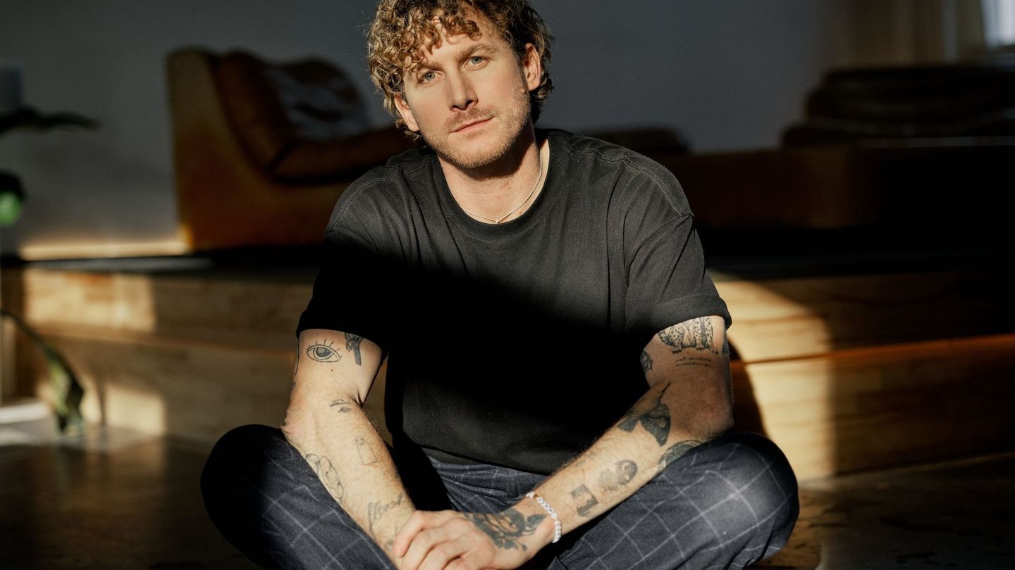 Der Hamburger Malte Zierden ist deutschlandweit als Tierschützer bekannt. In der neuen ZDF-Dokumentation "RE:TURN – ADHS als Gamechanger" (bereits im ZDF-Stream, Sonntag, 29. März, 15.30 Uhr, im Zweiten) moderiert er die Geschichten verschiedener Personen, die ebenfalls erst als Erwachsene eine ADHS-Diagnose erhielten.