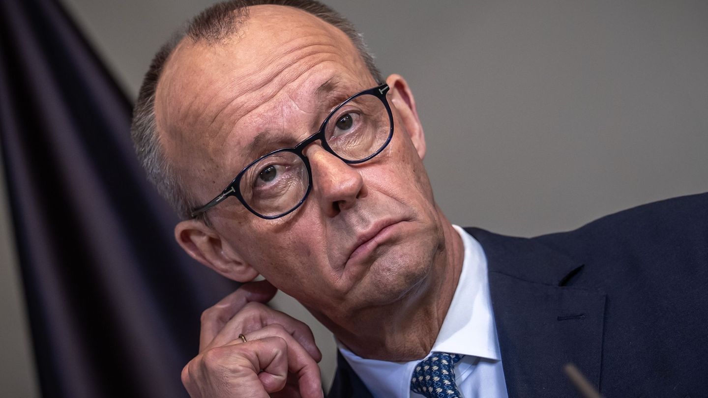 Klare Worte, keinen diplomatischen Floskeln: Kanzler Friedrich Merz (CDU) äußert sich bei einem Treffen mit seinem niederländisc