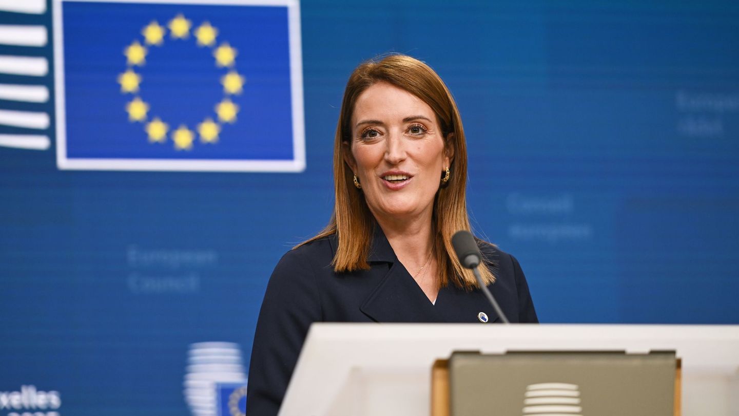 Roberta Metsola sieht den Weg frei für die weitere Arbeit am Handelsabkommen. (Archivbild) Foto: Harry Nakos/AP/dpa