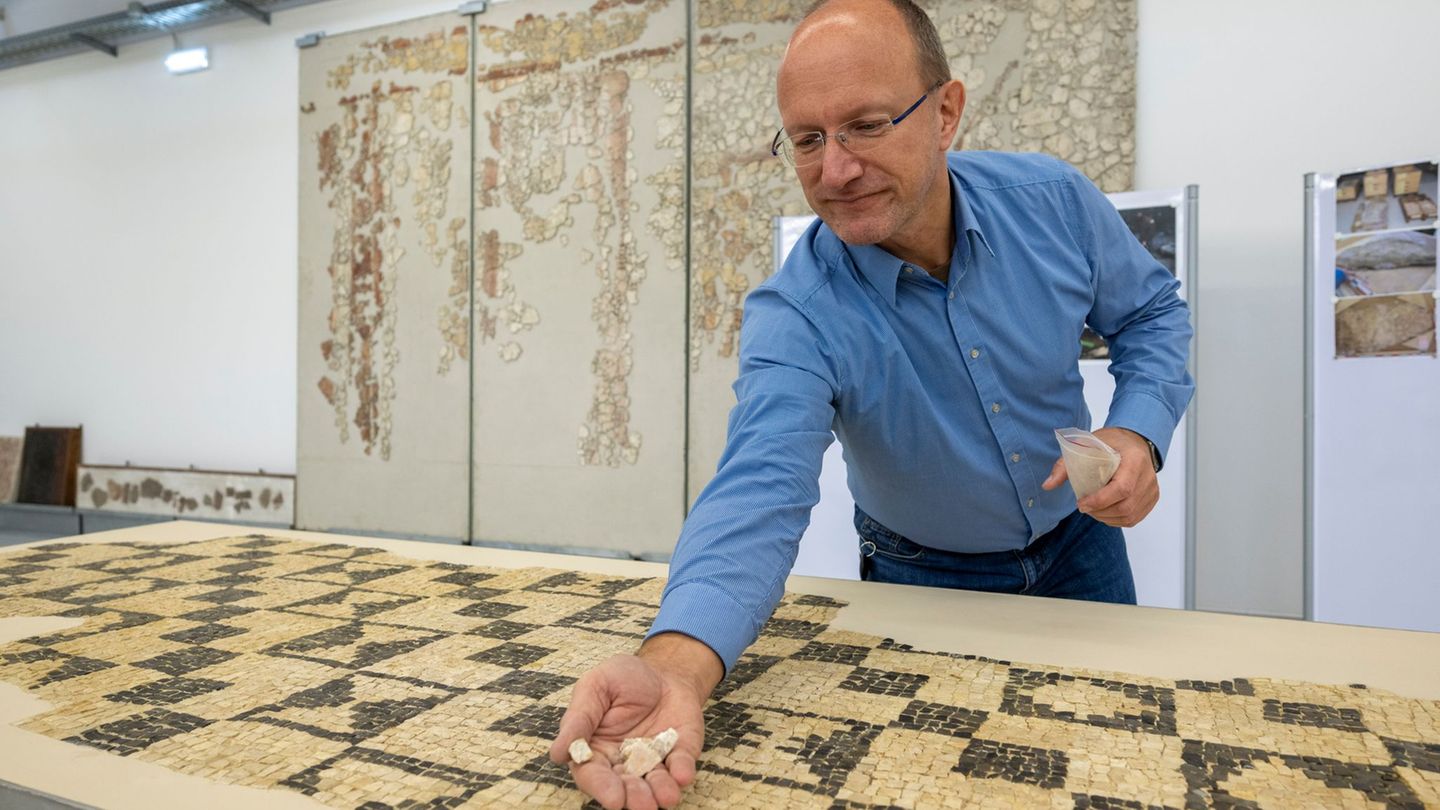 Immer wieder werden in Augsburg achäologische Schätze aus der Römerzeit entdeckt. Sie sollen, wie dieses Mosaik, im neuen Römerm