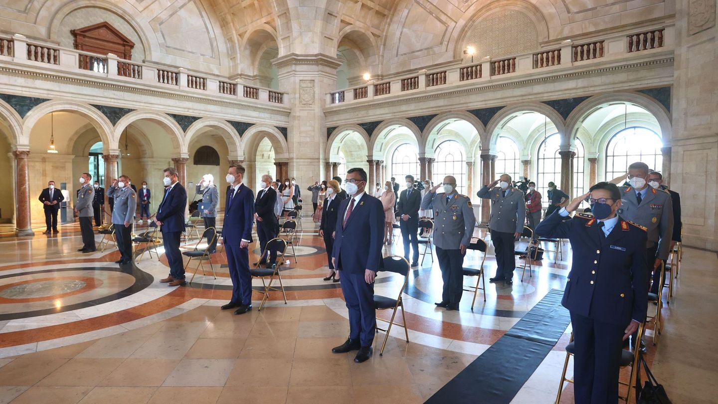 Bei der Einführung des Ehrenzeichens des bayerischen Ministerpräsidenten für Auslandseinsätze 2021 herrschte wegen der Corona-Kr