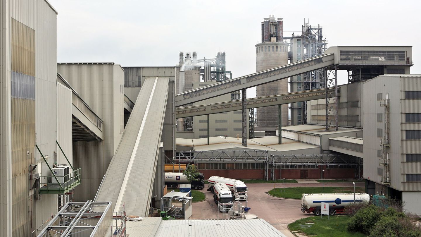 Die Landesregierung will die Chemieindustrie in Sachsen-Anhalt stärken. (Archivbild) Foto: picture alliance / ZB