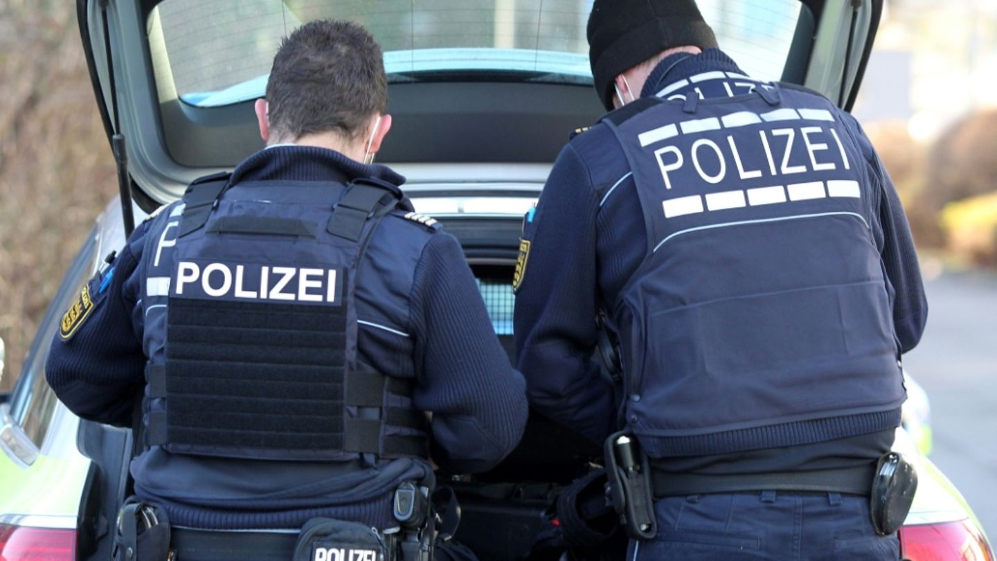 Polizisten bei Einsatz in Baden-Württemberg