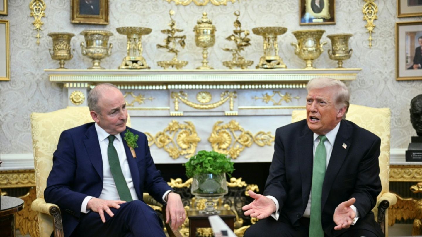 Trump und der irische Regierungschef Martin (li.)