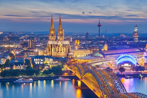 Touristinnen und Touristen müssen künftig eine "Besichtigungsgebühr" für den Kölner Dom zahlen.