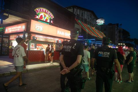 Polizisten am Ballermann auf Mallorca