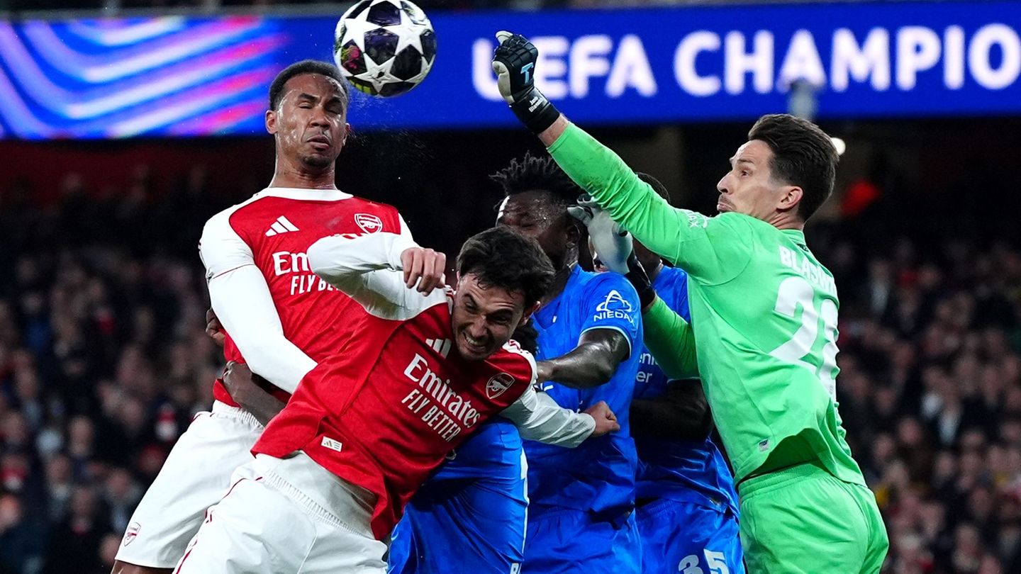 Janis Blaswich hielt Bayer Leverkusen mit seinen Paraden gegen Arsenal lange im Spiel. Foto: Bradley Collyer/PA Wire/dpa