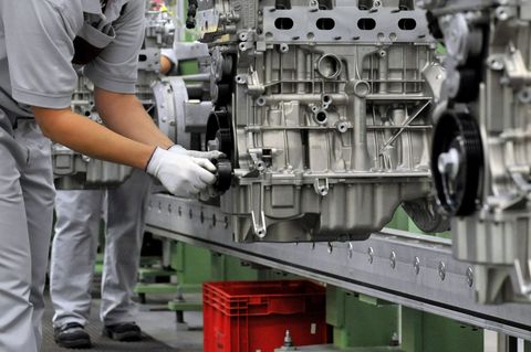 Die Schwäche der Auto-Industrie zwingt Zulieferer nach Alternativen zu suchen. (Symbolbild) Foto: Martin Schutt/dpa-Zentralbild/