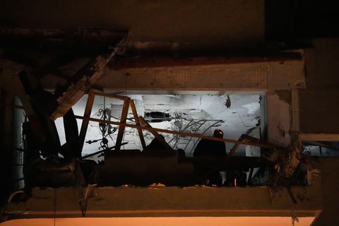 Zwei Menschen wurden beim Einschlag einer Rakete in Ramat Gan getötet. Foto: Ohad Zwigenberg/AP/dpa