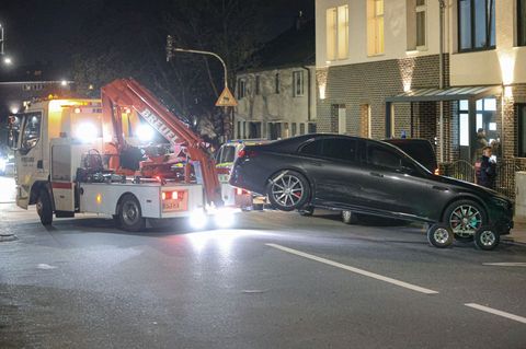 Die Polizei stellte das Auto des Mannes sicher. Foto: Christoph Petersen/dpa