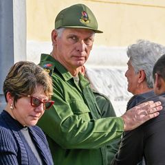 Kubas Präsident Miguel Diaz-Canel im Januar 2026 in Kuba, während der Beerdigung von kubanischen Offizieren, die während der US-Operation in Venezuela getötet wurden (Archivbild)