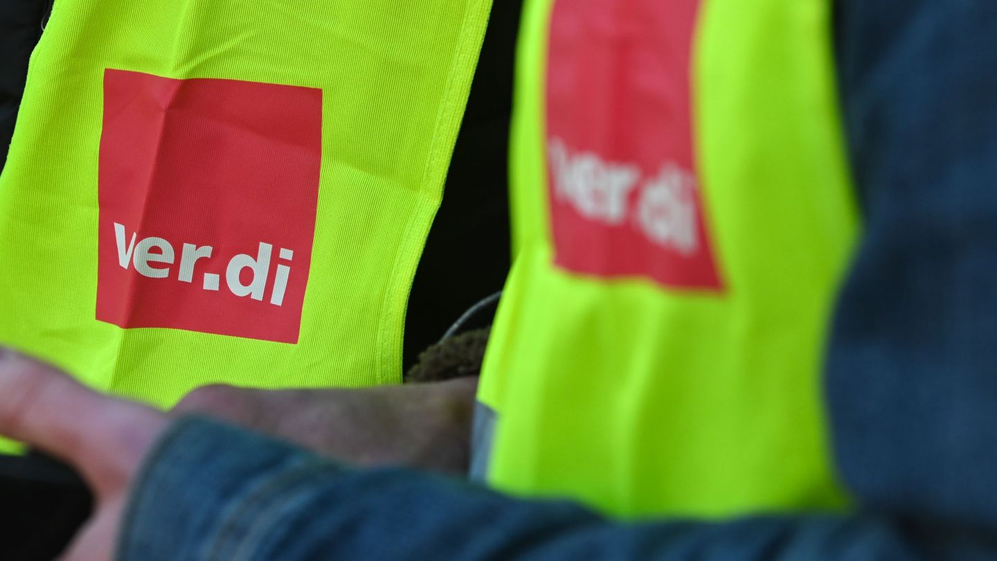 Stillstand im ÖPNV: Verdi erhöht im Tarifkonflikt den Druck. (Archivbild) Foto: Heiko Rebsch/dpa