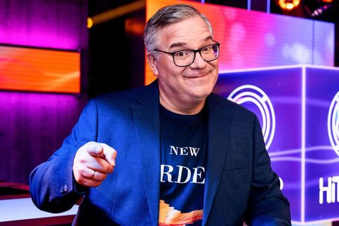 Elton moderiert "Hitster".