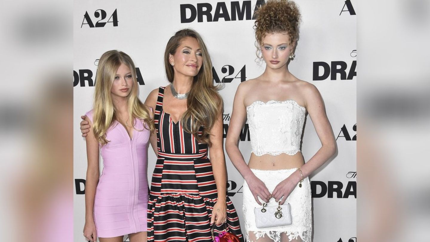 Rebecca Gayheart mit ihren Töchtern Georgia Geraldine (l). und Billie Beatrice (r.) bei der Premiere von "The Drama" in Los An