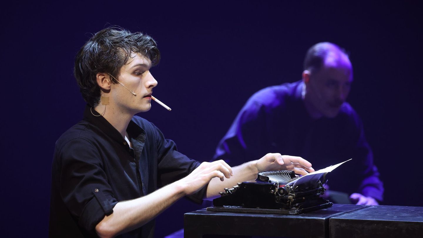 Das Musical "Die Weiße Rose" zeigt die Entwicklung der meist jungen Menschen, die mit Flugblättern und Aktionen die Verbrechen d