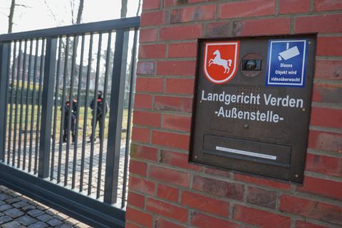 Ein Sprengstoffhund hat während des Verhandlungstermins im Prozess gegen Daniela Klette angeschlagen. (Symbolfoto) Foto: Focke S