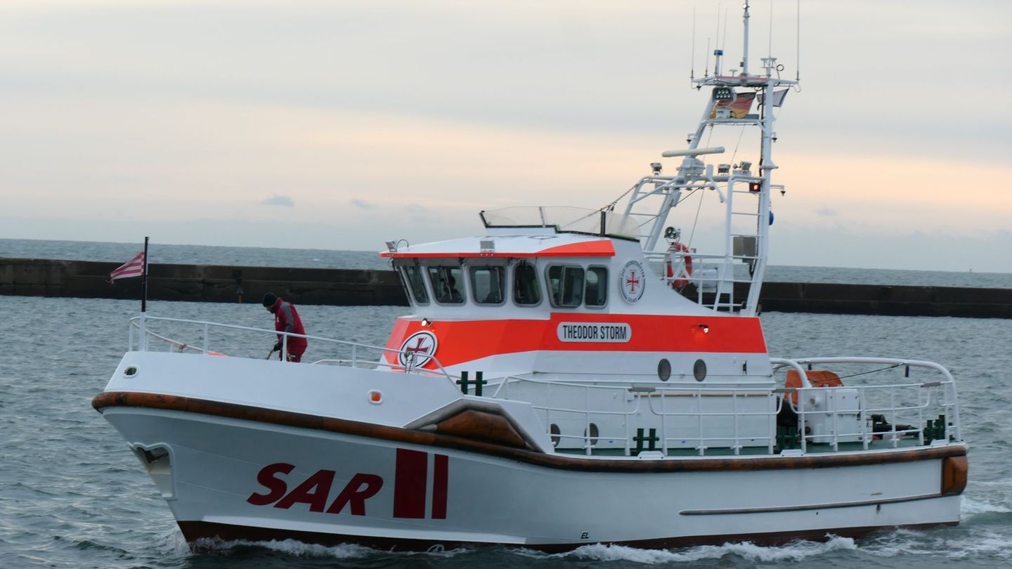 Der Seenotrettungskreuzer "Theodor Storm" war auf der Nordsee im Einsatz. (Archivbild) Foto: Helge Toben/dpa