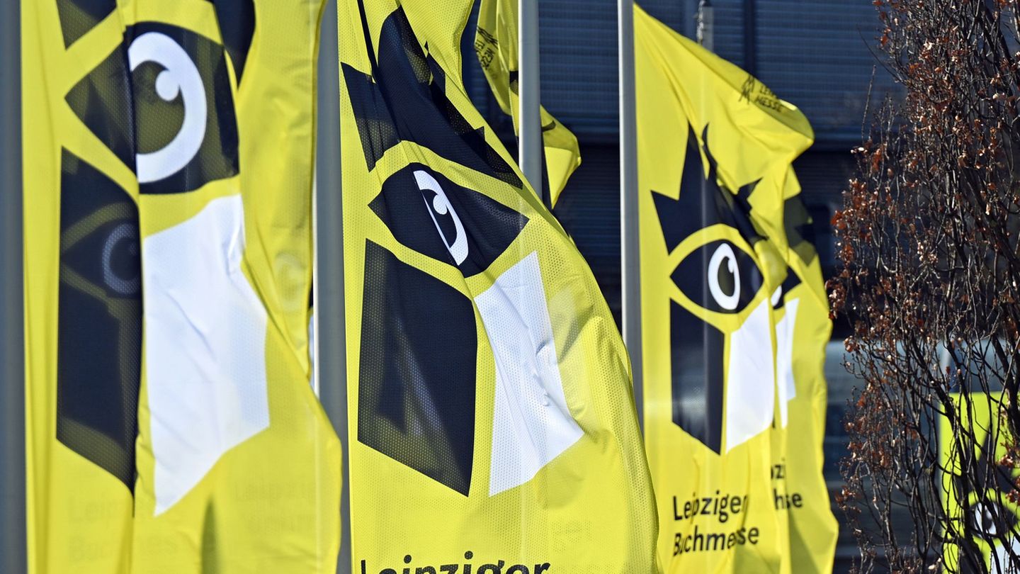 Vor einer Veranstaltung im Rahmen der Leipziger Buchmesse sind Graffiti-Schmierereien aufgetaucht. Foto: Jennifer Brückner/dpa