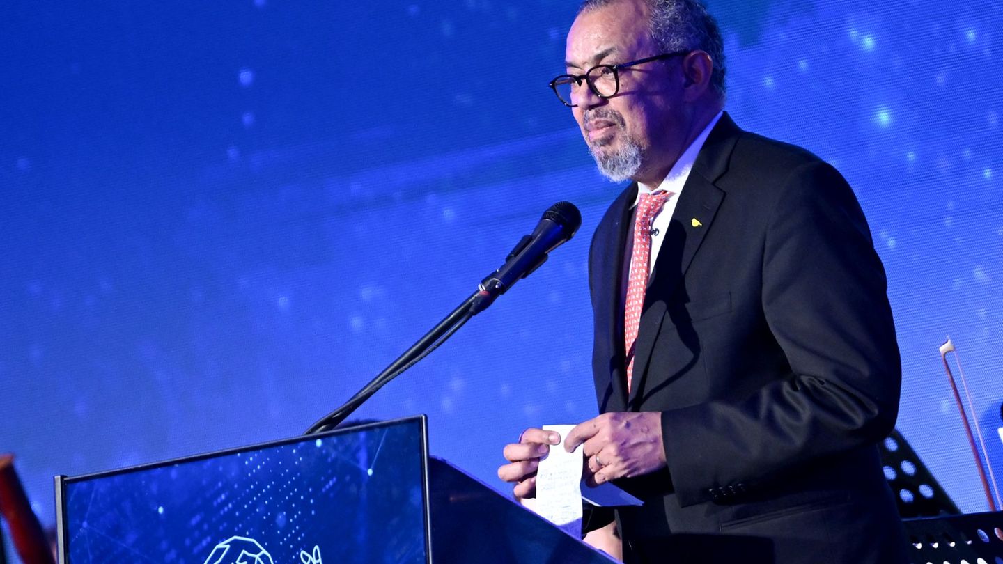 Der WHO-Chef verurteilt Angriffe auf die Gesundheitsversorgung. (Archivbild) Foto: Britta Pedersen/dpa