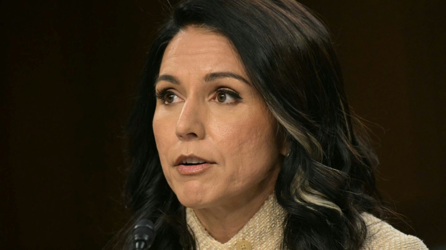 Tulsi Gabbard vor dem Geheimdienstausschuss