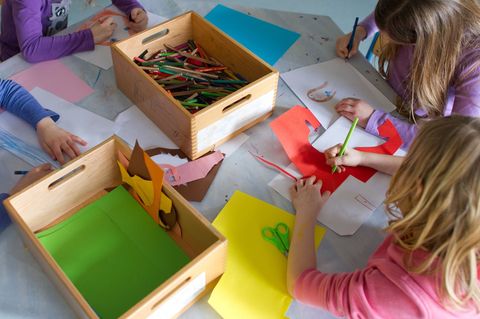 Kommunen müssen viele Aufträge vergeben - auch etwa für die Sanierung von Grundschulen. (Symbolbild) Foto: Uwe Anspach/dpa