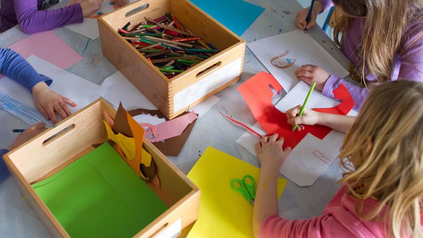 Kommunen müssen viele Aufträge vergeben - auch etwa für die Sanierung von Grundschulen. (Symbolbild) Foto: Uwe Anspach/dpa