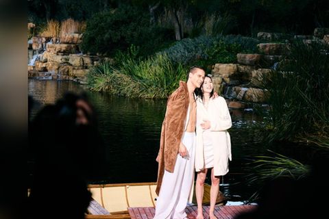 Es knistert beim Kuss-Shooting: Louis und Antonia