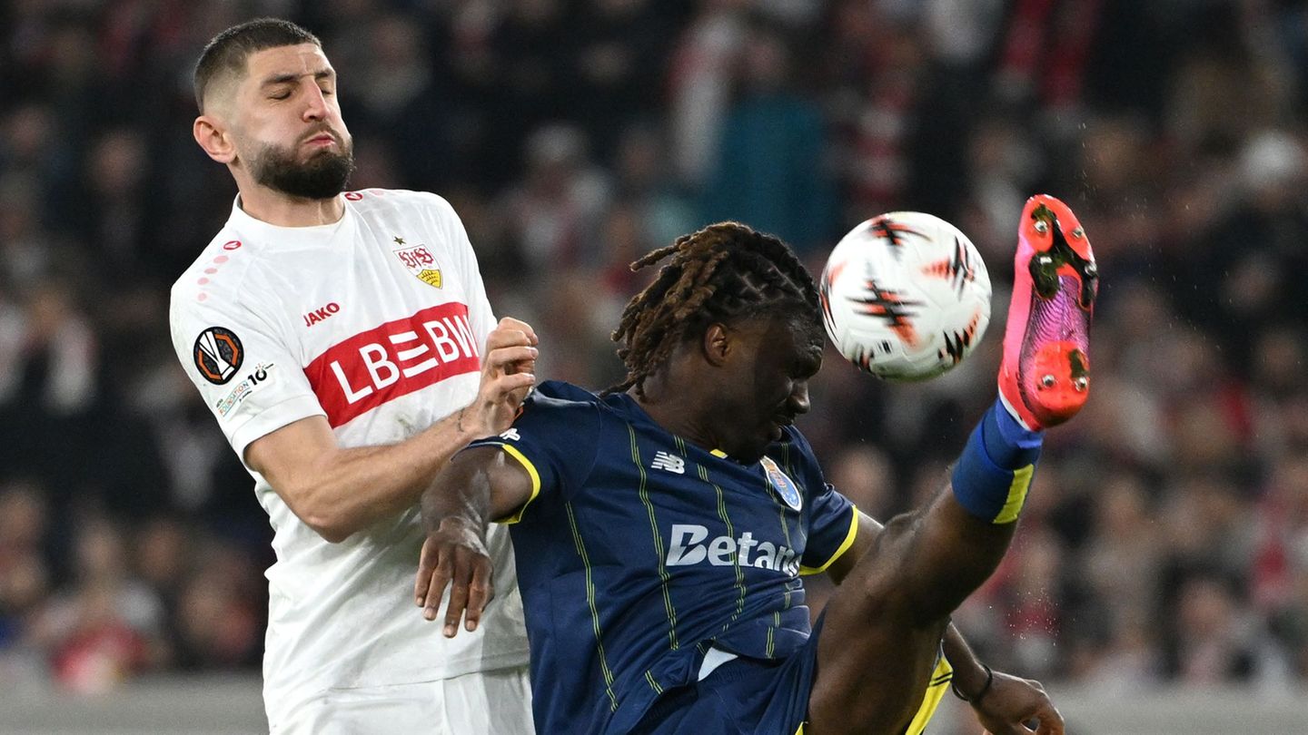 Der VfB Stuttgart und Jeff Chabot (l) wollen gegen Porto dieses Mal die Oberhand behalten. Foto: Marijan Murat/dpa