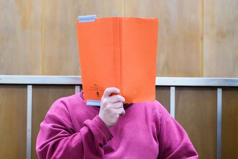 Dem Angeklagten wird vorgeworfen, im Juli 2025 in Bad Münder seine Nachbarin getötet zu haben. (Archivbild) Foto: Julian Straten