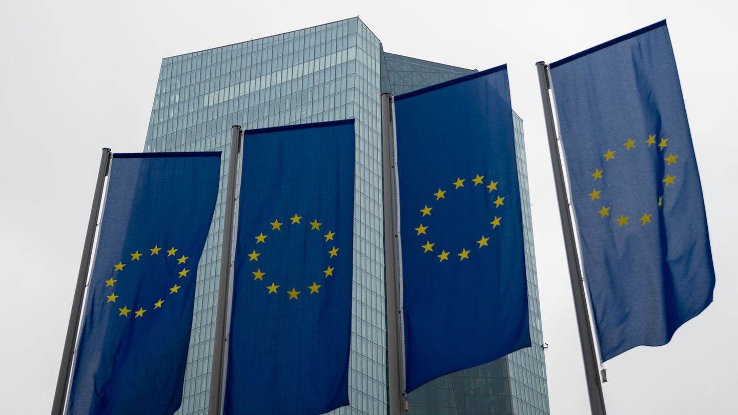 Nach der Fed-Entscheidung blicken Volkswirte nun auf die EZB. (Archivbild) Foto: Florian Wiegand/dpa