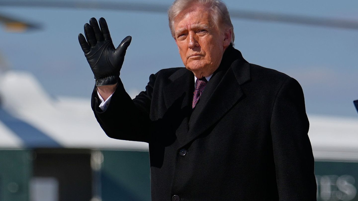 Trump droht dem Iran mit der Bombardierung eines wichtigen Gasfelds. Foto: Julia Demaree Nikhinson/AP/dpa