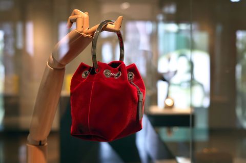 Mittlerweile sind Handtaschen mehr als nur ein Accessoire. Foto: Karl-Josef Hildenbrand/dpa